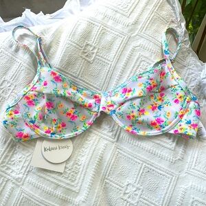 NWT Kulani Kinis Ditzy Underwire Bra Bikini Top